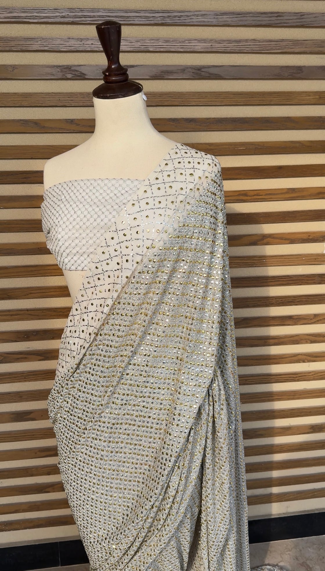 1 CM Check Saree with Gold And Silver Mukesh