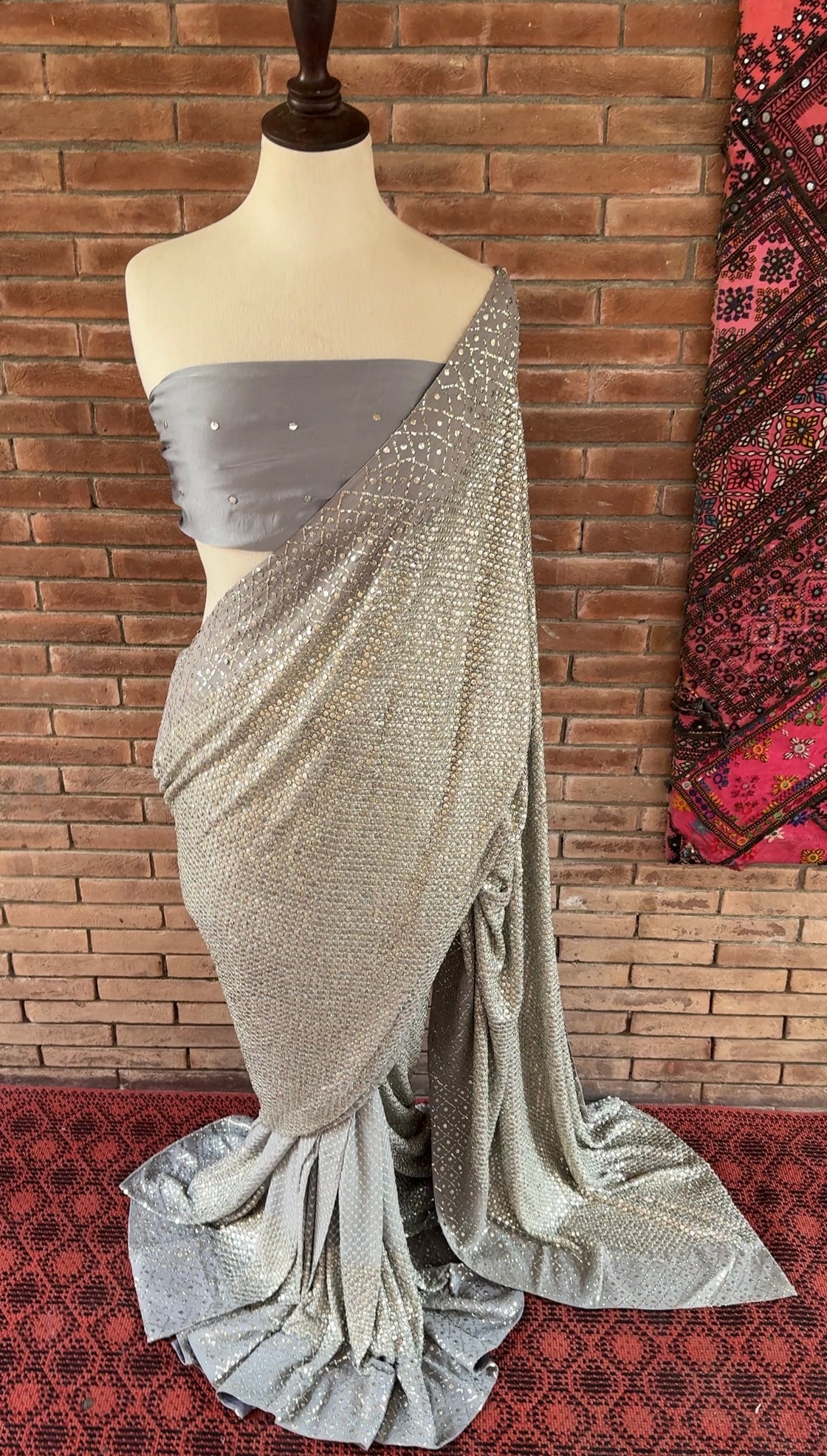 1 CM Check Saree with Silver Mukesh