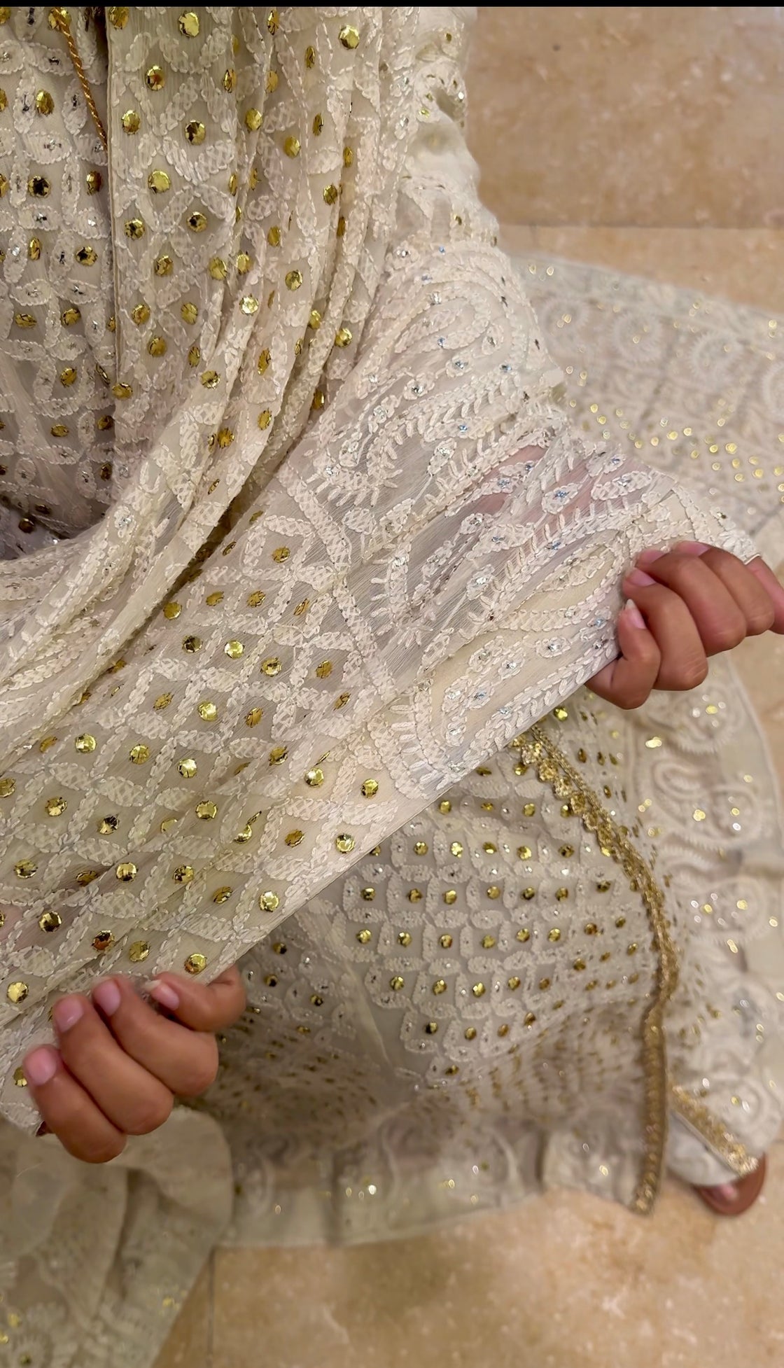 Erum – Signature Chikankari Anrakha
