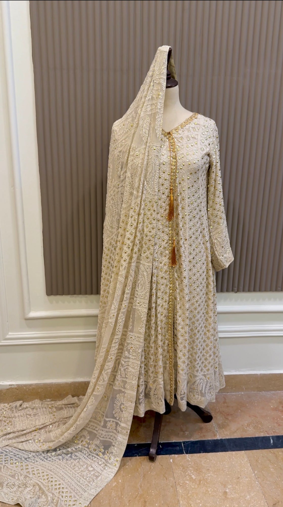 Erum – Signature Chikankari Anrakha
